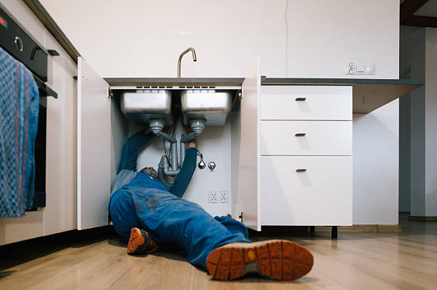 Professional Leak Detection technician working in Cottage Hills, IL